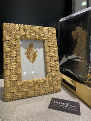 4'X6' Seagrass Photo Frame