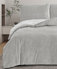 Plush Ribbed Plain Duvet Set With Piilowcases