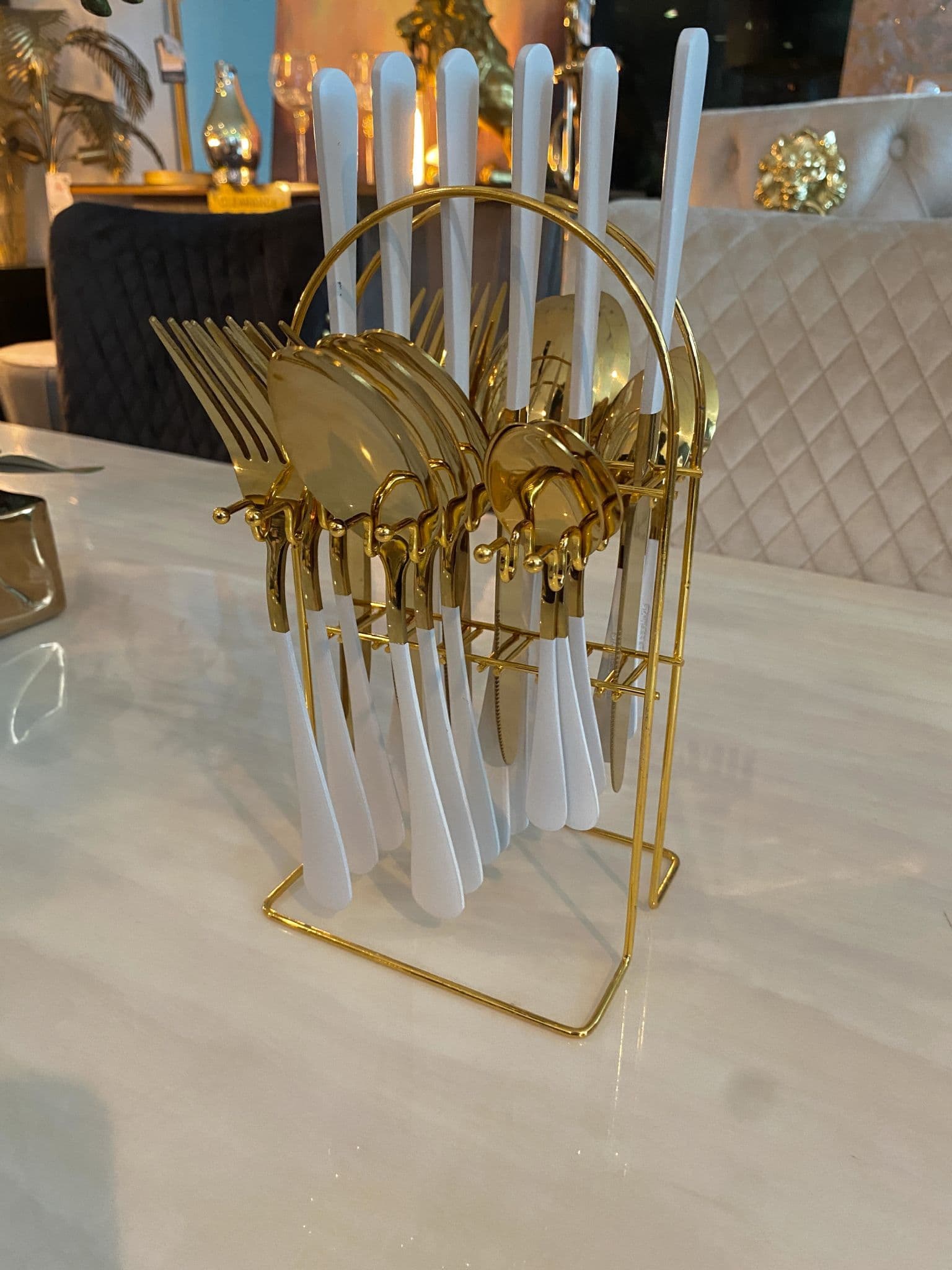 [EKM-AUTOGENERATED]24 Piece Gold & White Cutlery Set With Stand