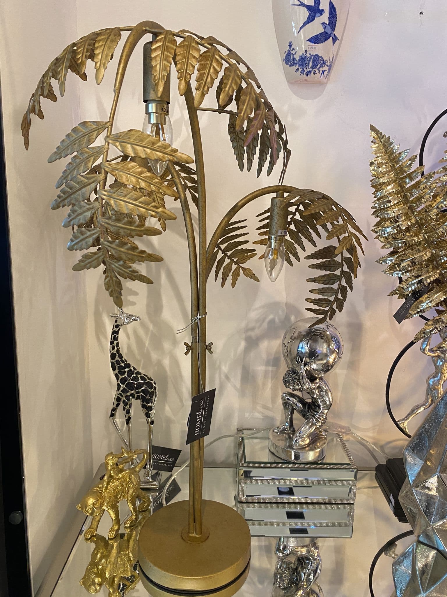 Antique Gold Palm Leaf Table Lamp