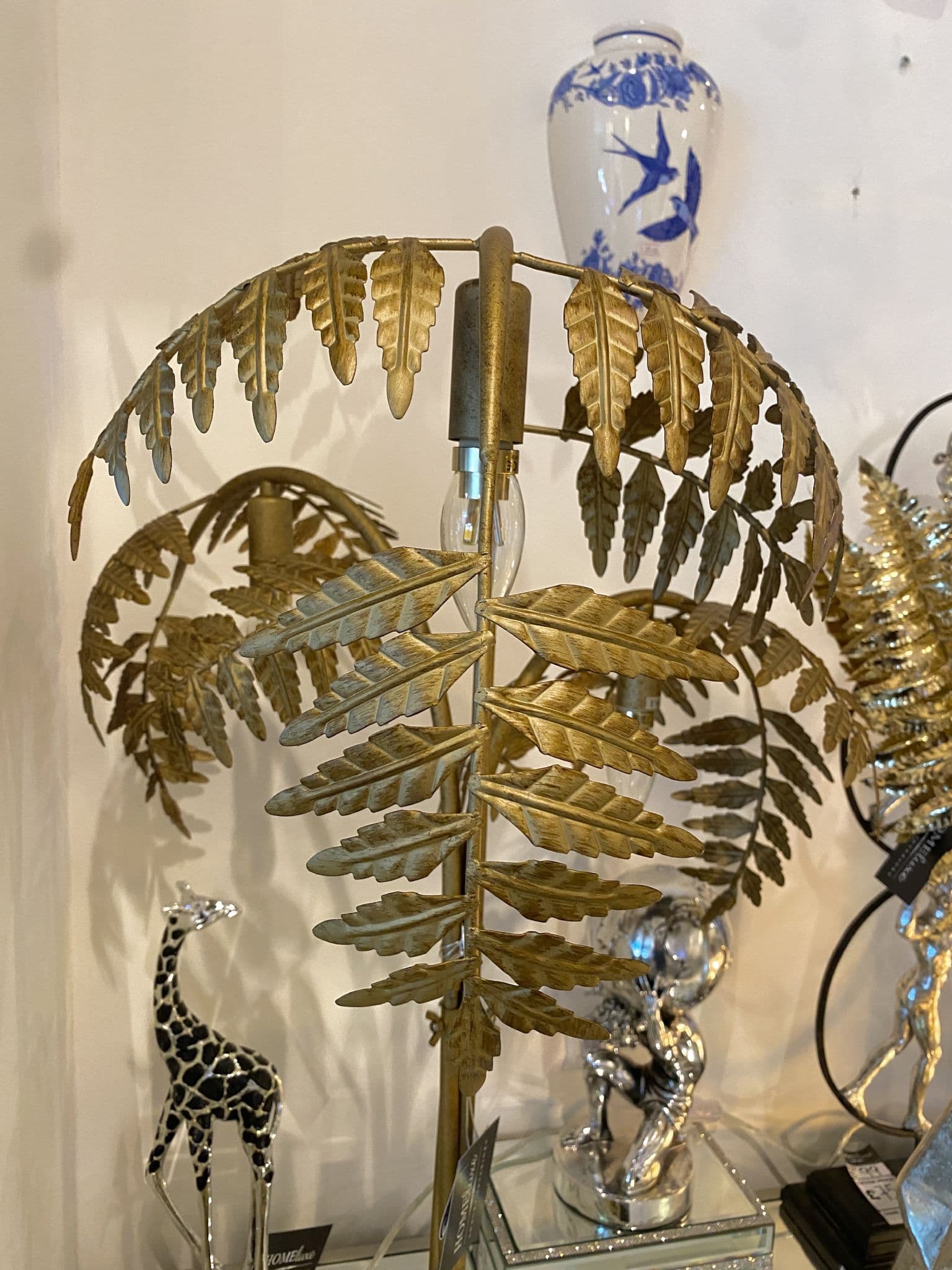 Antique Gold Palm Leaf Table Lamp