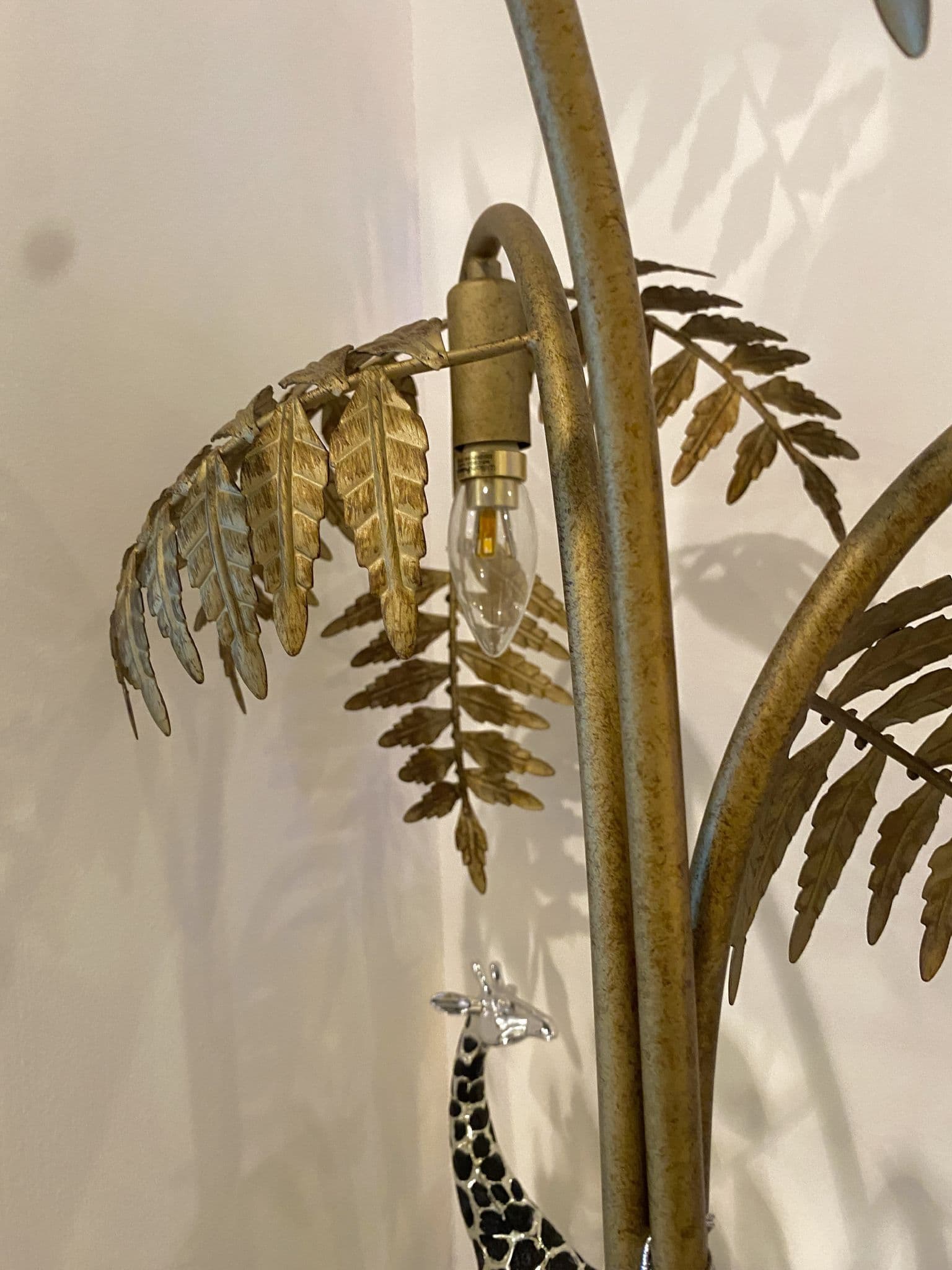 Antique Gold Palm Leaf Table Lamp