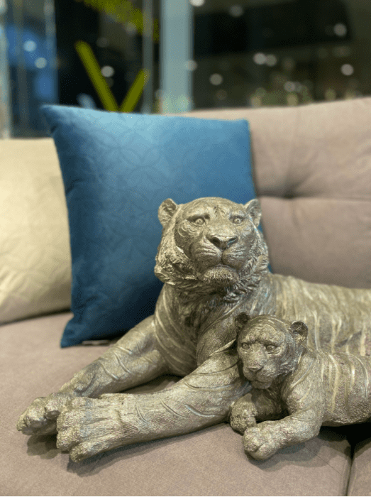 Silver Lifestyle Tiger With Cub