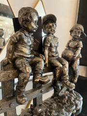 [EKM-AUTOGENERATED]Trio Kids On Fence